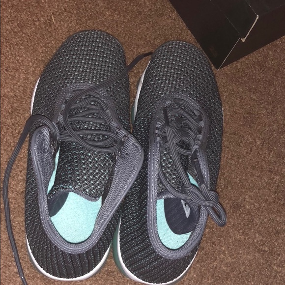 Shoes ( jordans ) - Picture 3 of 4